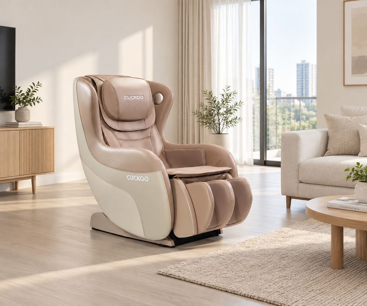 CUCKOO BESPOKE Massage Lounger在公寓客厅的情境示意图