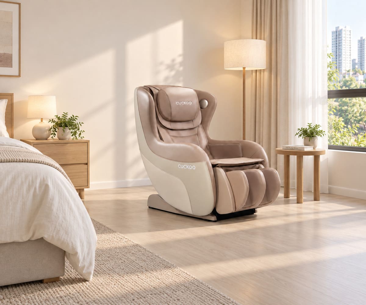CUCKOO BESPOKE Massage Lounger在阅读角旁的情境示意图